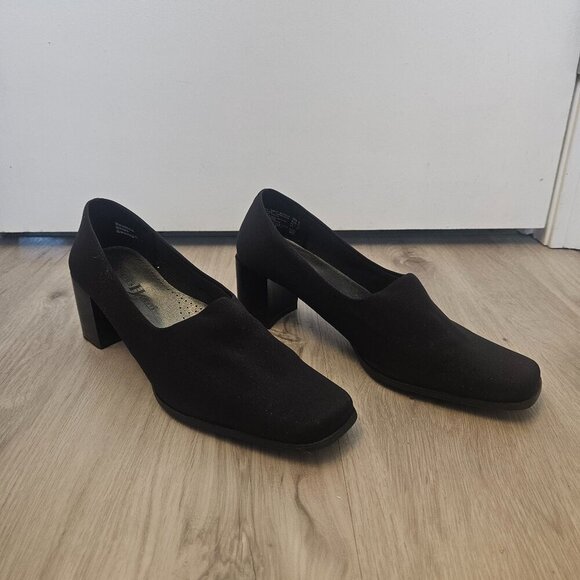 HighLights by Payless Black Pumps Size 9 - Classic & Comfortable Pointed Toe Hee - Picture 1 of 10
